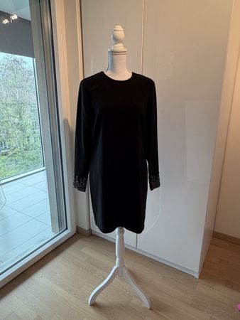 H&M Classic Black Dress Size 42 with blink touch on sleeves
