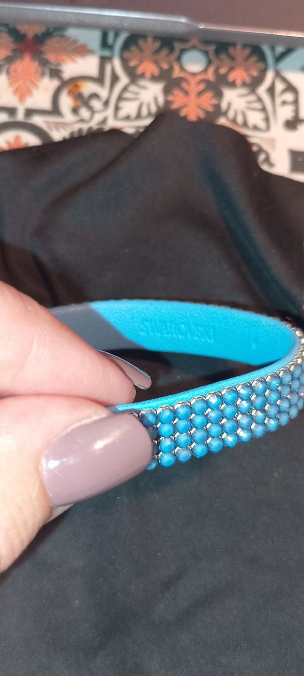 Swarovski Bracelets: Swarovski Armband hellblau Leder  – Neuf (Voir description) à Therwil par col_m6rx 4