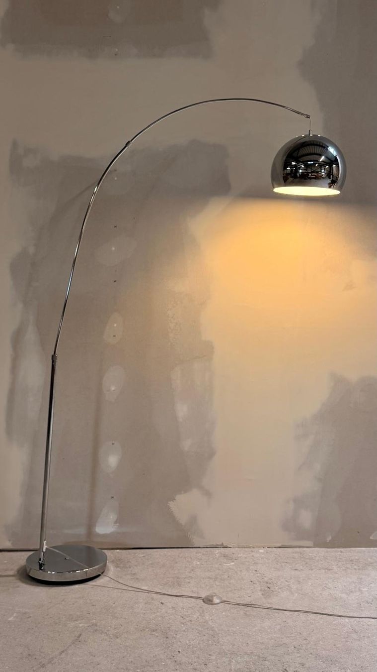 Lampen: Design Bogenlampe in Chrom 1-flammig – Gebraucht aus Rickenbach ZH von Der-Insider