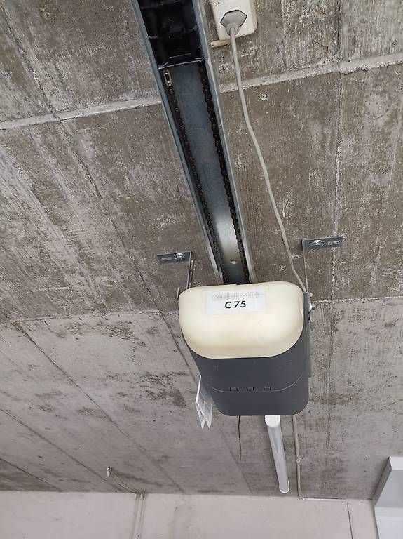 Sonstiges Elektromaterial: Garagentor vollautomatisch – Gebraucht aus Schöftland von S.Steiner01 6