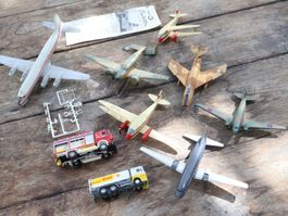 9 x Schweizer Flugzeug/LKW Flughafen ca. 1:48? Bausatz
