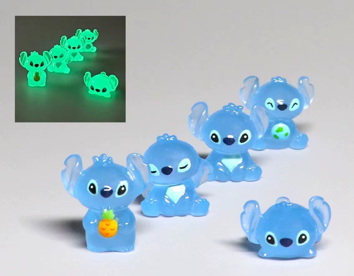 Statuette: 5 Stk. Leuchtenden Lilo & Stitch Figuren Set – Nuovo e nell'imballaggio originale da Uerkheim venduto da Kaufoption