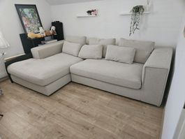 Wunderschönes Sofa in grau-beige