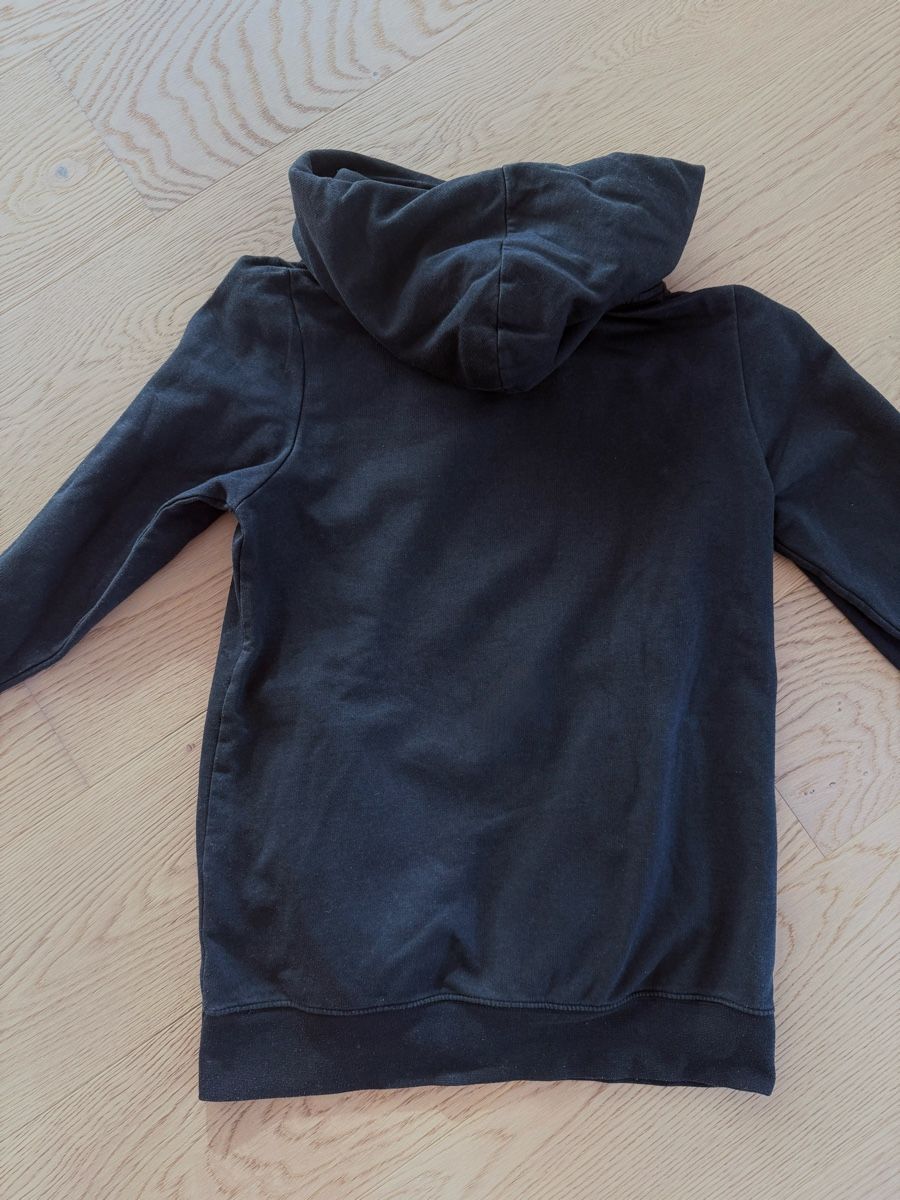 Pulls & Sweat-shirts: Kapuzenpullover schwarz Grösse S – D'occasion à Richterswil par KAYLEIGH_77 3