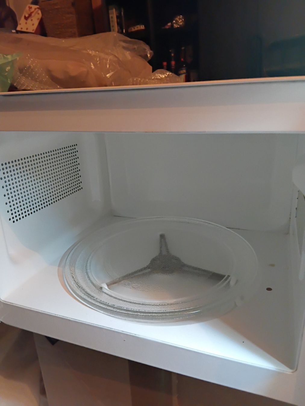 Durabase Elettrodomestici da cucina: Mikrowelle Durabase Chief – Usato da Goldswil venduto da buri299Soi 3