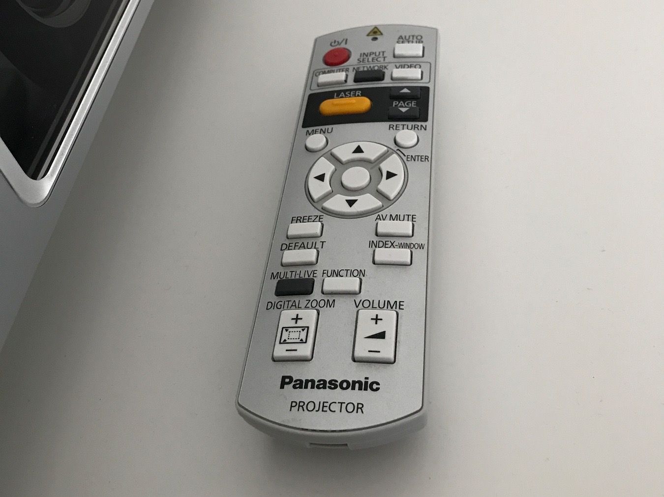 Panasonic Videoprojektoren: Panasonic Beamer PT-FI 300 – Gebraucht aus Oberwil BL von scorpio70 8