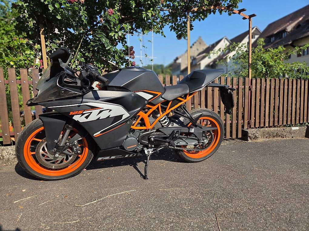 KTM Route: KTM RC 125 ABS – D'occasion à Ormalingen par Top42 1