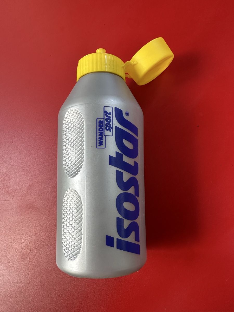 Isostar Trinkflaschen & Thermosflaschen: Trinkflache isostar ouldscool 500ml – Gebraucht aus Ueken von crxundevo8 1