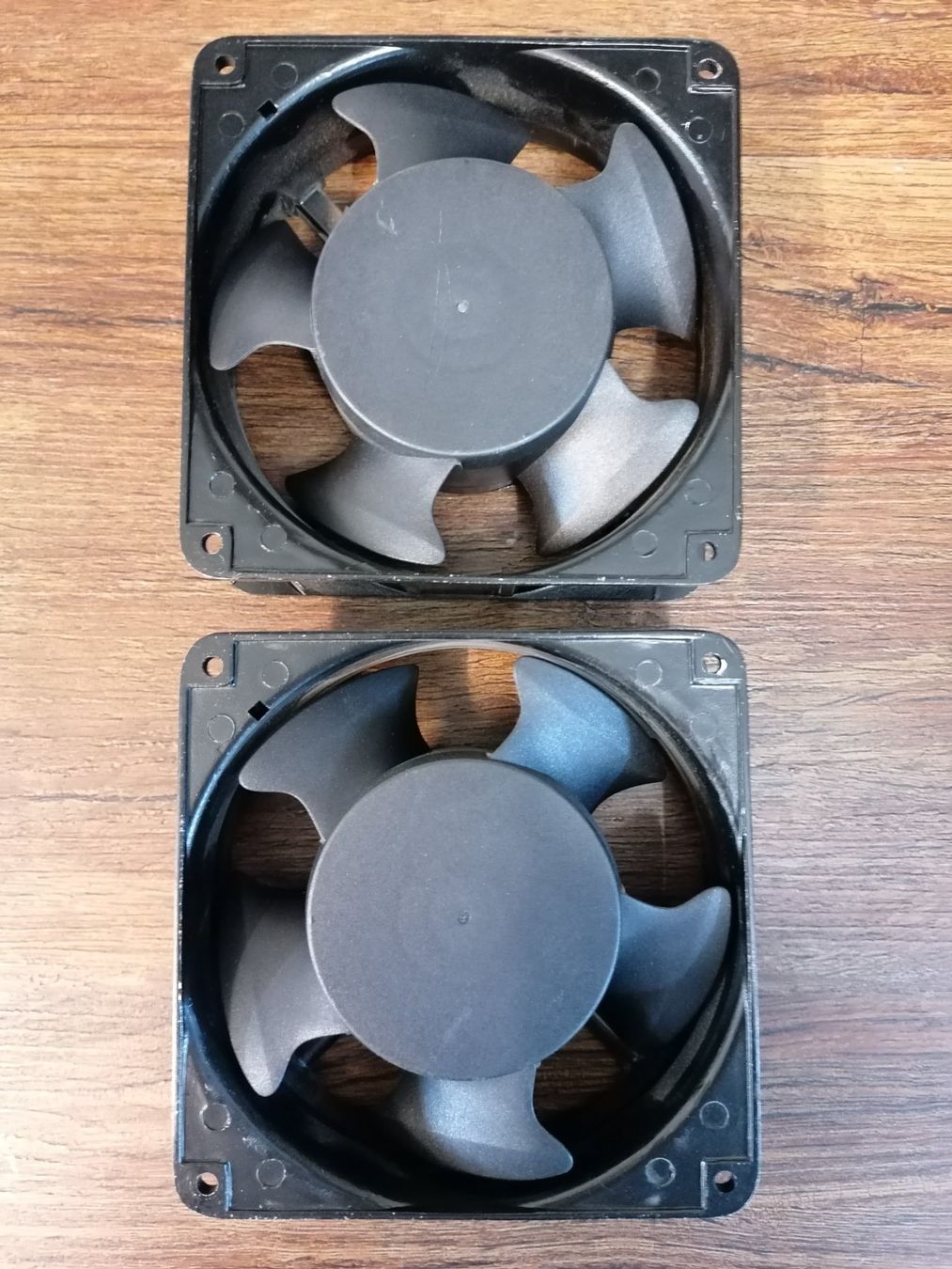 Ventilatori: Axiallüfter , Ventilatoren, Fan 2 STK – Usato da Niedergösgen venduto da piccorx5 1