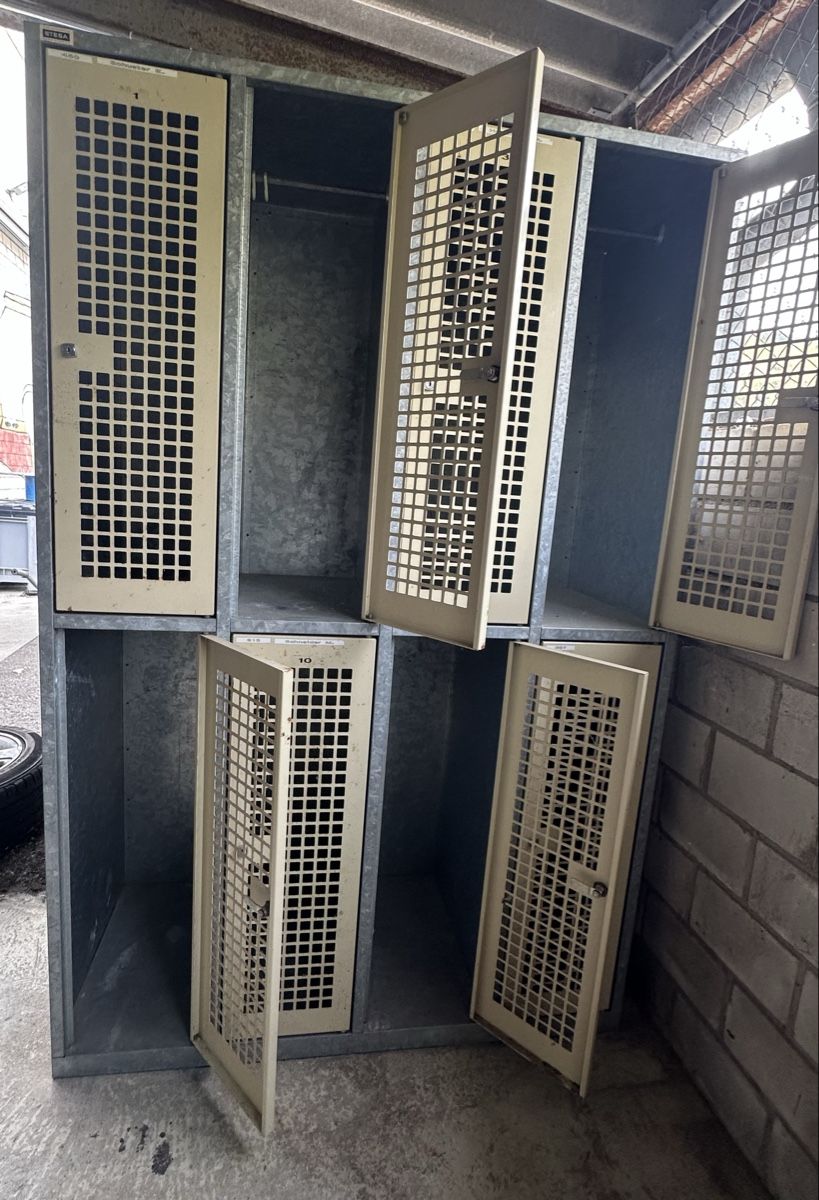 Guardaroba: Garderobenschrank 8-teilig. – Usato da Pieterlen venduto da kra_s8rv 2