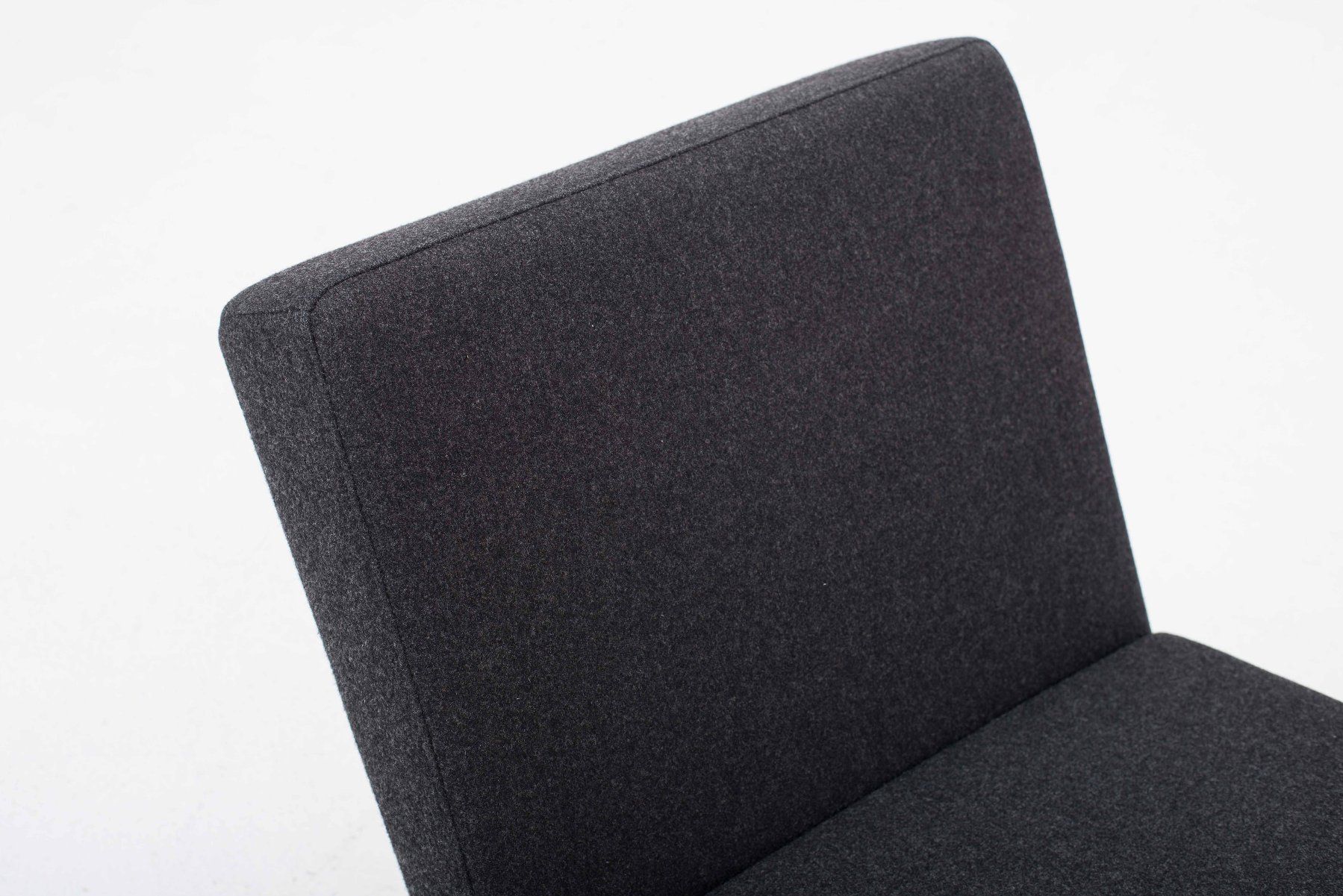 Classicon Poltrone: ClassiCon Satyr Sessel von For Use in dunkelgrauem Stoff – Usato da Zürich venduto da STUZH38 5