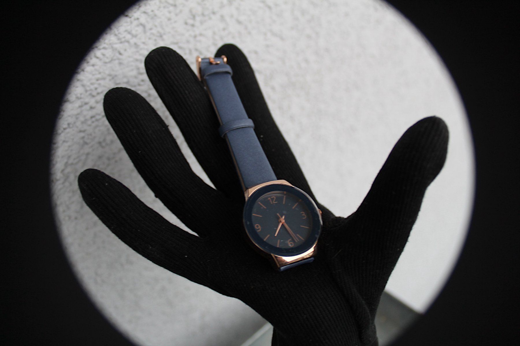 Orologi: Neue Damen Uhr, – Usato da Locarno venduto da madame-tus-sauds 2