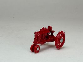 GB- Traktor Metallmodell rot  grösser wie 1/87
