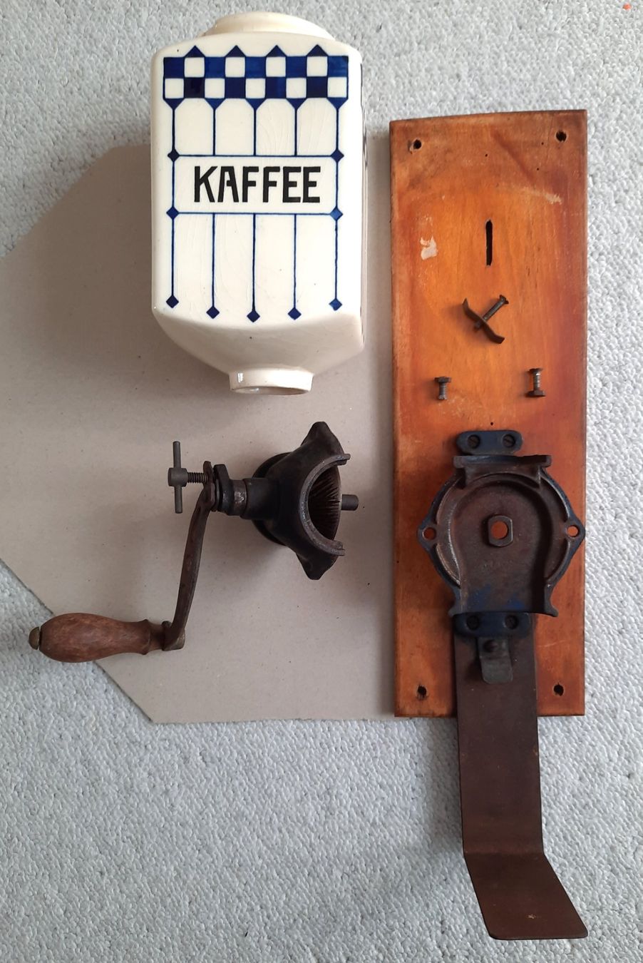 Küchengeräte: Antike Kaffeemühle Wandmodell, Keramikbehälter "Kaffee" – Gebraucht aus Steffisburg von pbegger 4