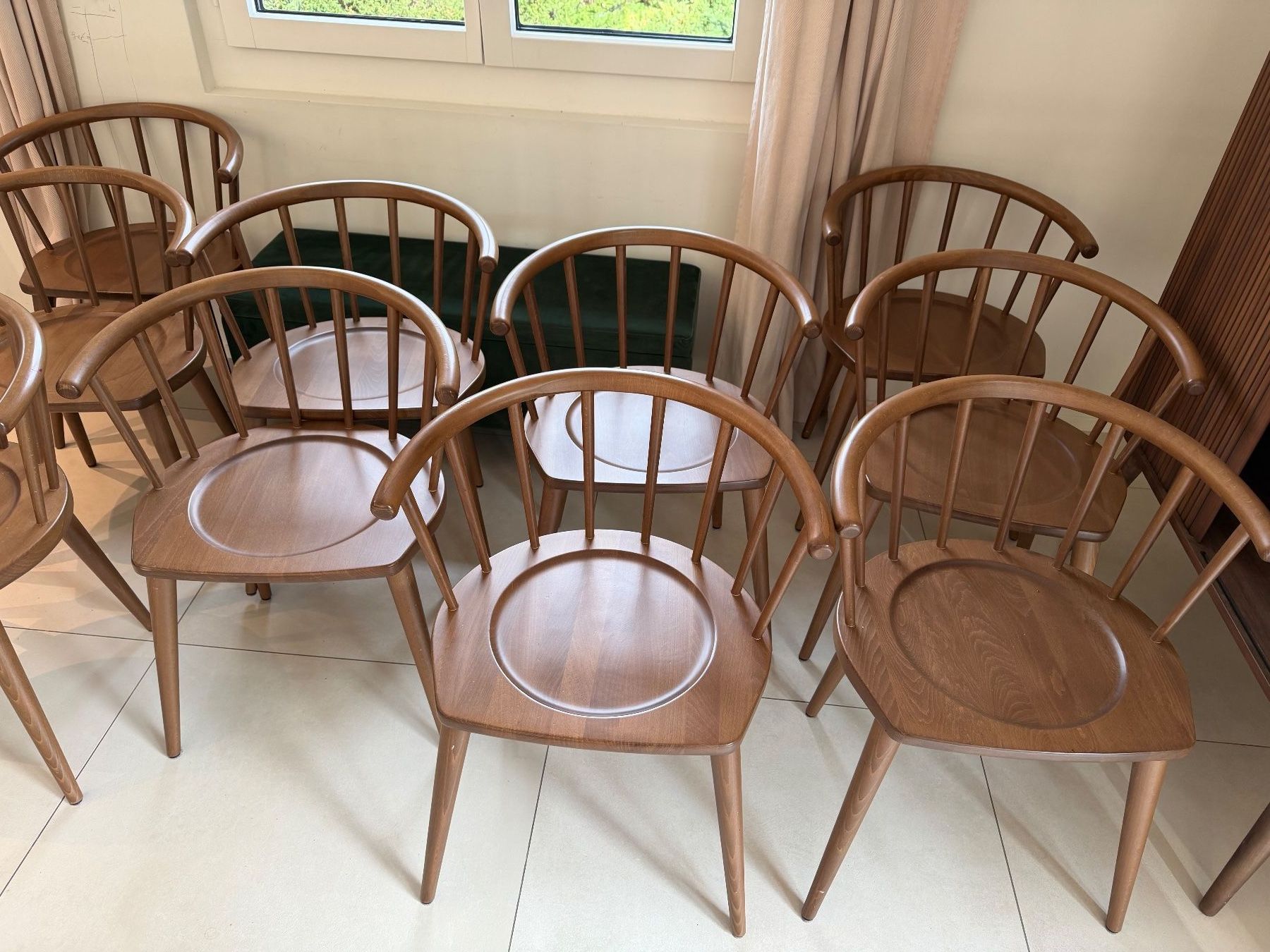 Stühle: Jeu de 10 chaises Biliani W noyer – Gebraucht aus Trélex von idvix