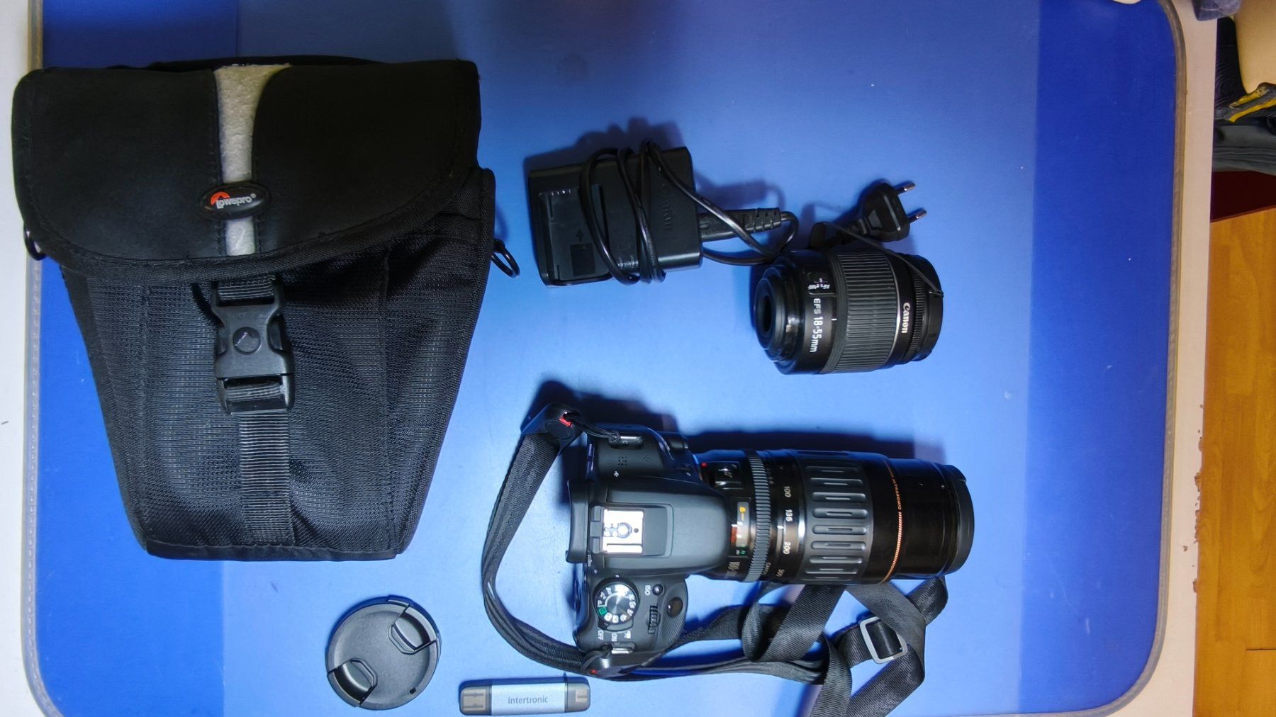 Canon Kamera: Spiegelreflexkamera Canon EOS 100D, 2 Objektive und mehr – Gebraucht aus Sursee von Galway 1