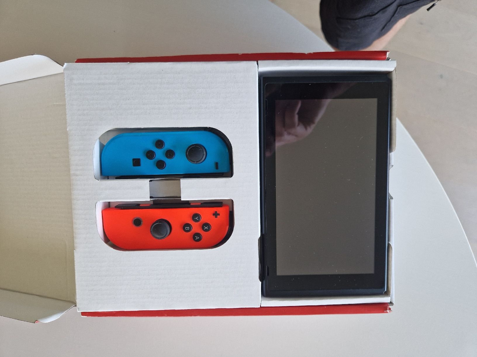 Nintendo Console: Nintendo Switch 2023 mit OVP, top Zustand – Usato da Baden venduto da georges5442 1