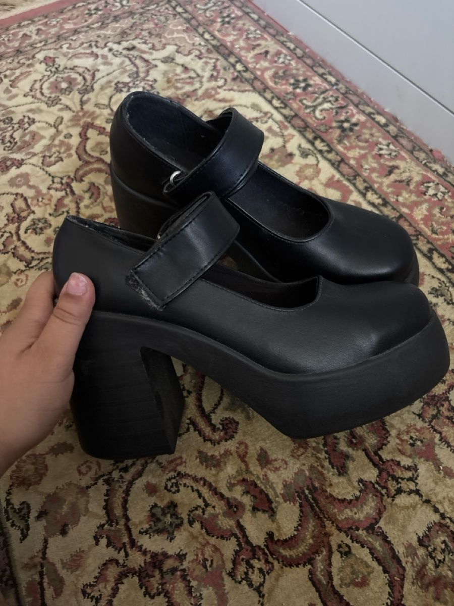 Chaussures femmes: Black heels – D'occasion à Dübendorf par ame_g69g