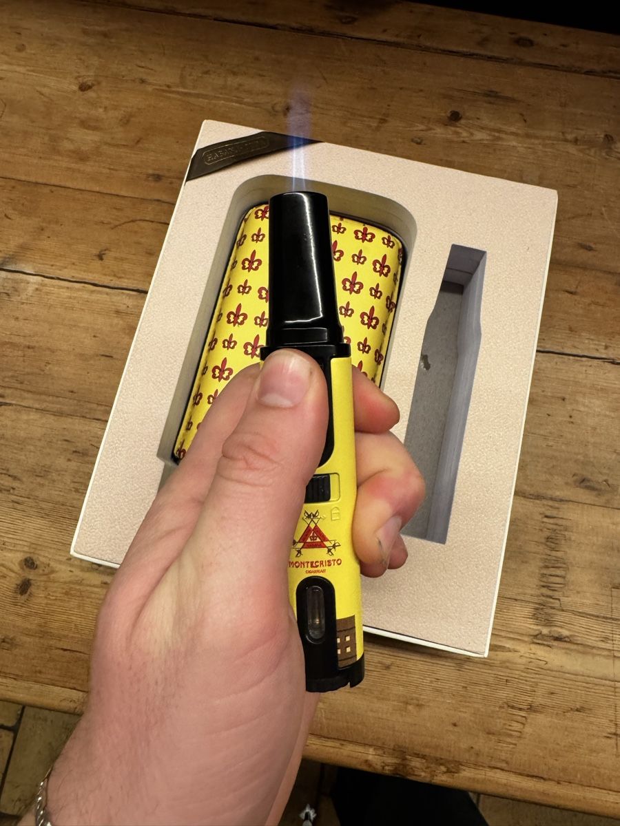 Montecristo Sigari: 3er Zigarrenetui & Feuerzeug Set Neu – Nuovo (secondo la descrizione) da Seuzach venduto da Wolf936 2