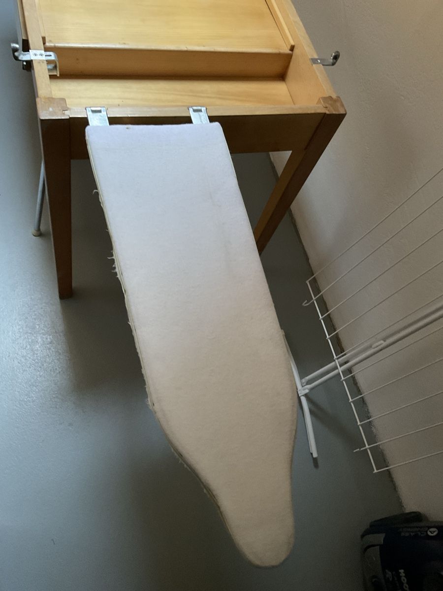 Tavoli: Kleverer Bügeltisch – Usato da Rombach venduto da roggos 1