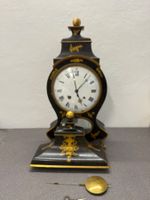 Antique pendule neuchâteloise 19emes siècle avec réveil
