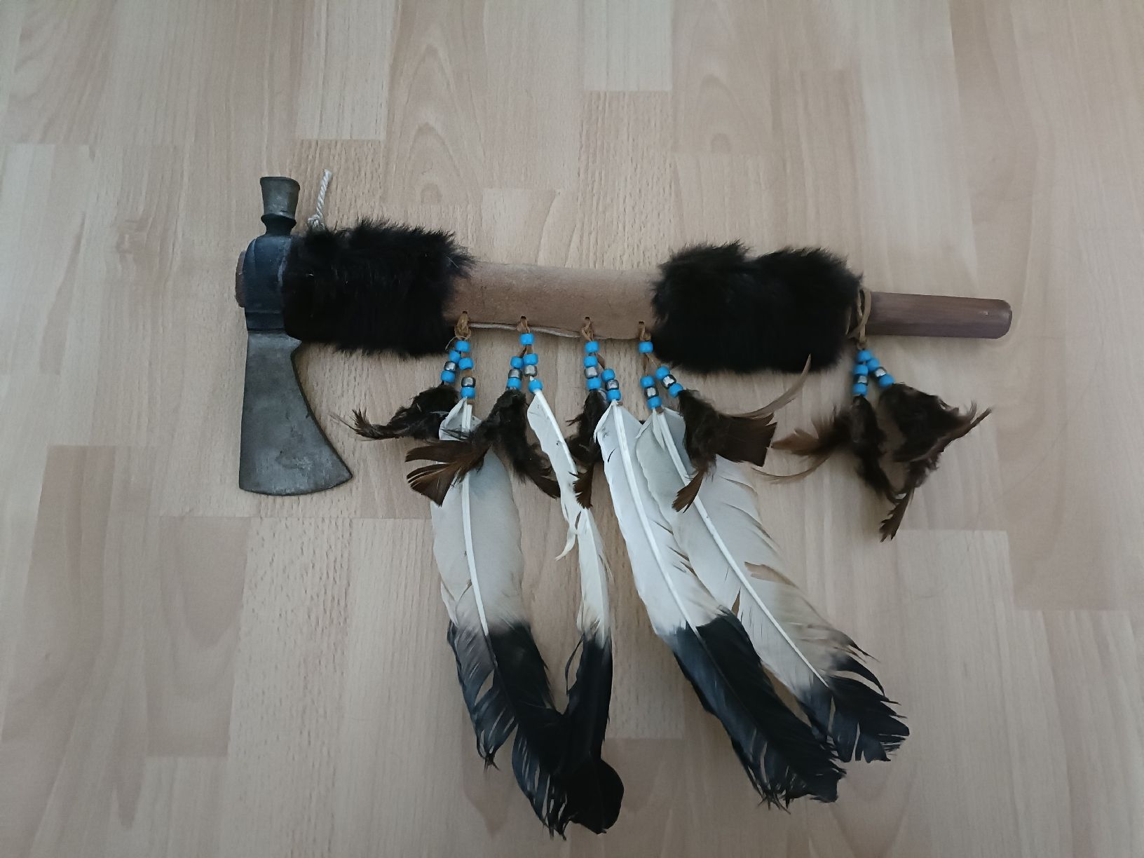 Tutte le decorazioni: Deko-Tomahawk – Usato da Wettingen venduto da LadyBaba