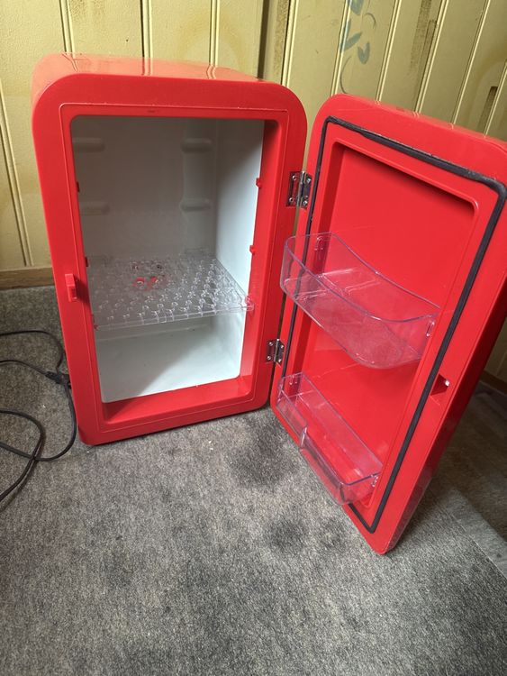 Trisa Kühlschrank: Retro Frescolino Mini-Kühlschrank - Perfekt für den Sommer! – Gebraucht aus Schüpfheim von NerdyArchitect 1