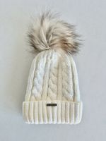 Strickmütze von Chillouts – Cremeweiss mit Kunstfell-Bommel