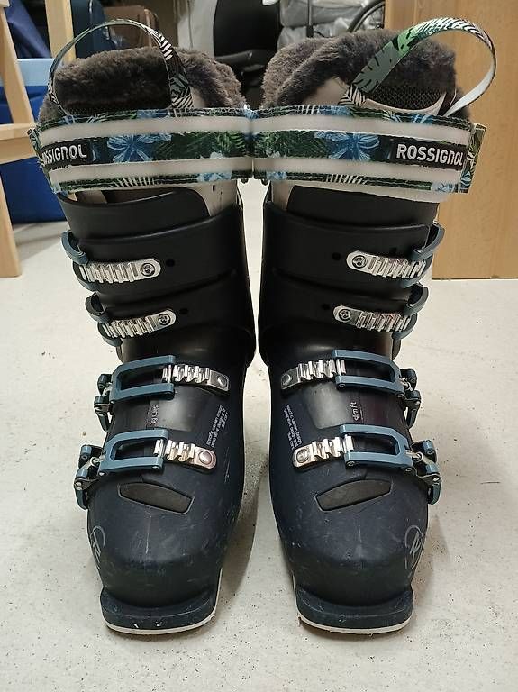 Rossignol Scarpe da donna: Rossignol Skischuhe grosse 24.5 – Usato da Birmensdorf venduto da dmkeller 1