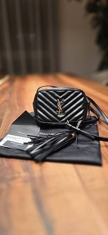 Saint Laurent Taschen: Neue Saint Laurent Lou Gürteltasche – Neu (gemäss Beschreibung) aus Teufen AR von leki04