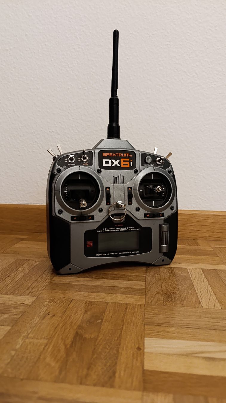 Spektrum Fernsteuerungen: Spekturm DX6I Sender – Gebraucht aus Amriswil von -_Dom_-