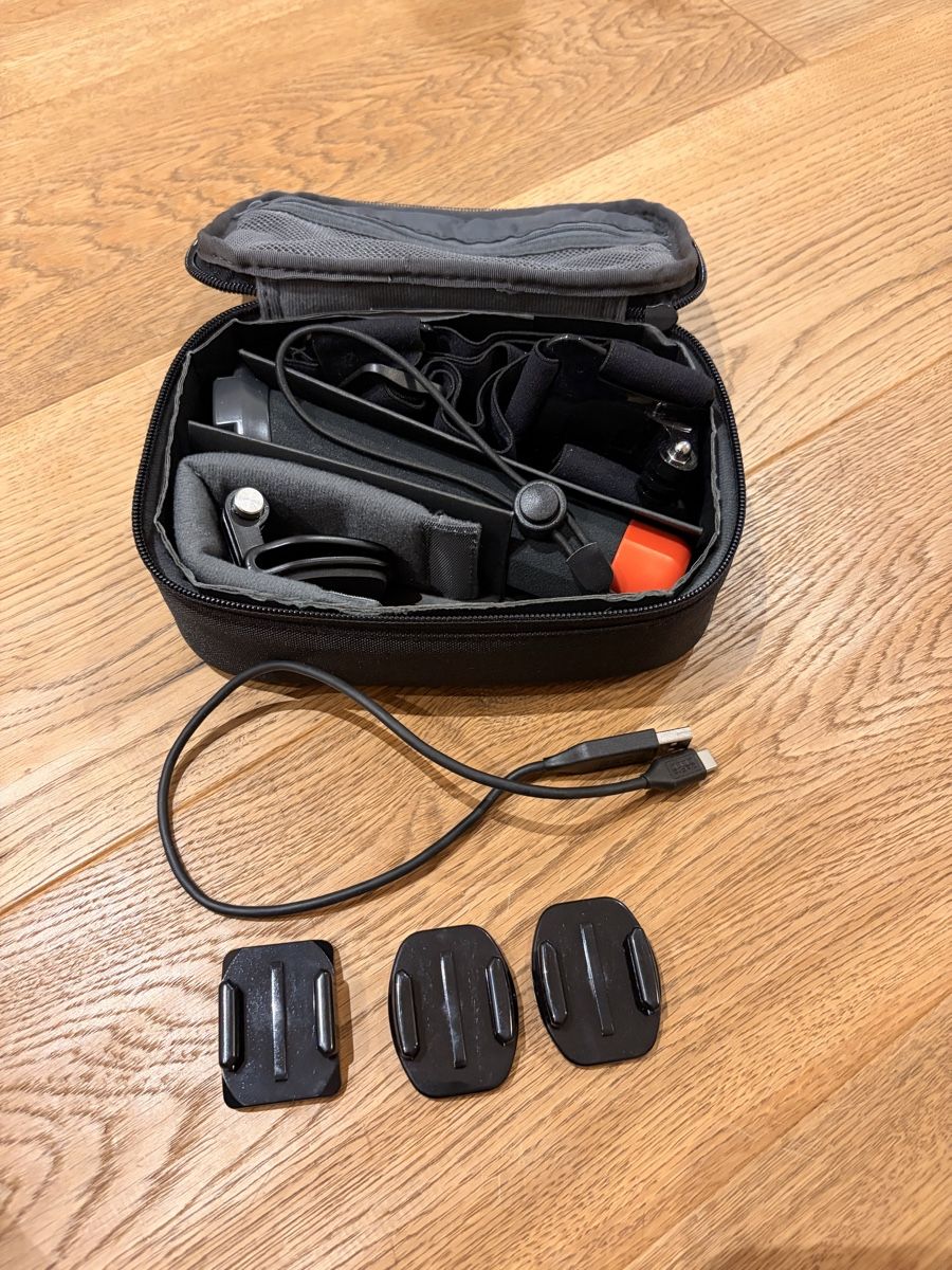 Gopro Action Cam: GoPro Hero 10 Black Mega Action Bundle – Usato da Meilen venduto da Mittwoch632 4