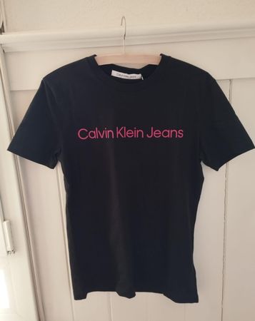 Verkaufe dieses neue Calvin klein T-Shirt