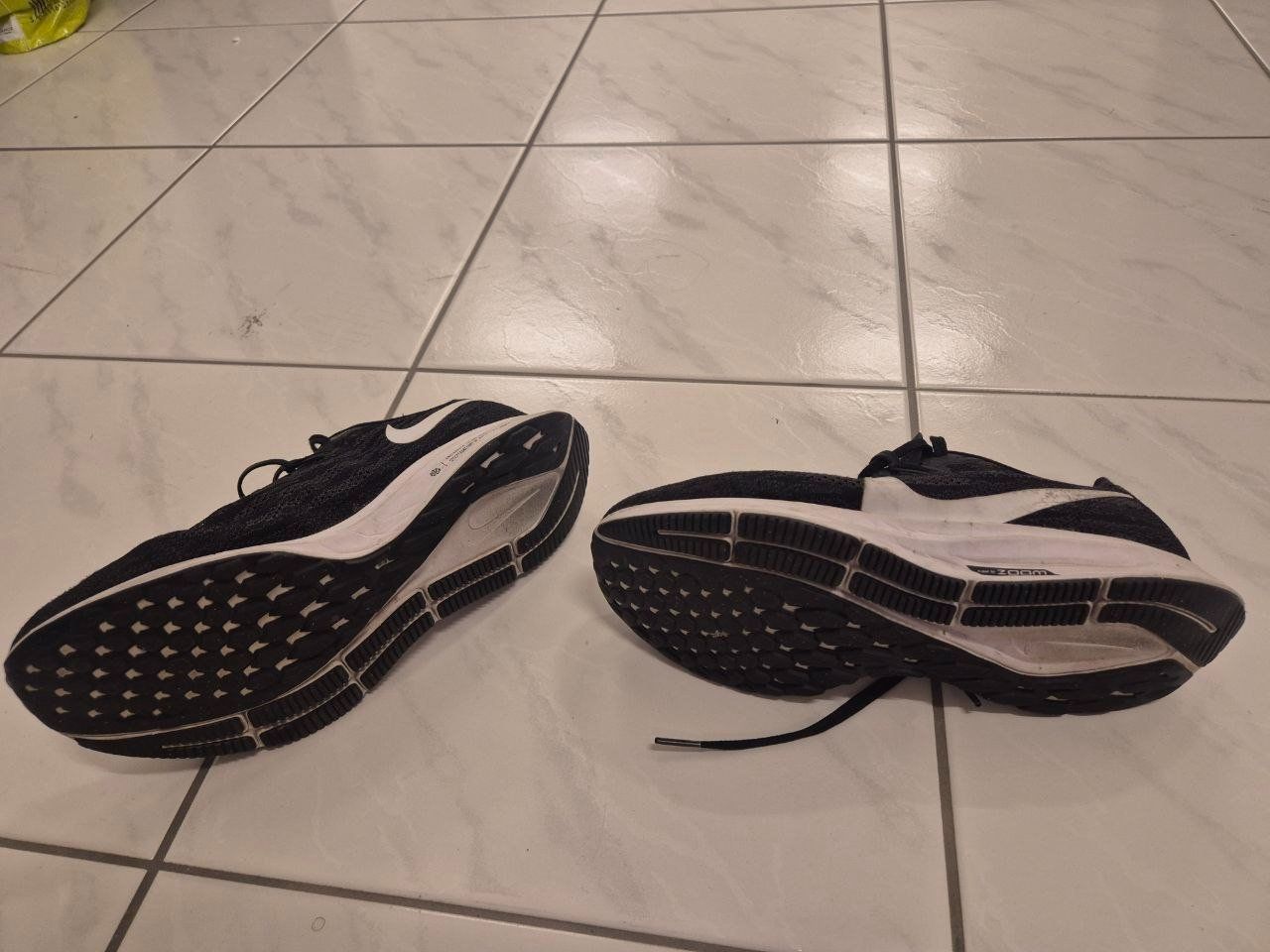 Nike Damenschuhe: Nike Damen Schuhe Grösse 39 – Gebraucht aus Volketswil von CinziaVolki 2