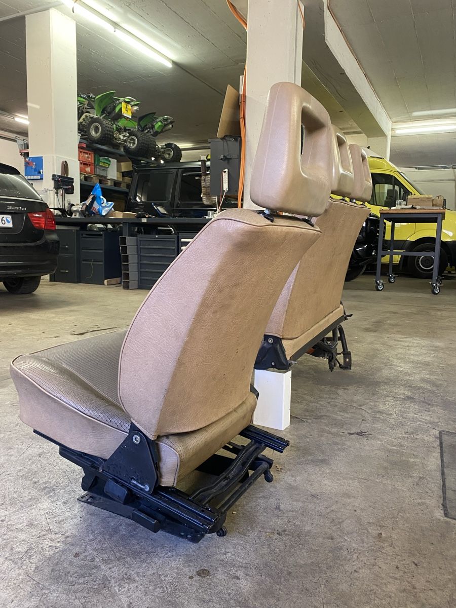 VW Alle Autoersatzteile: VW LT35 Sitze vorne **RAAR** Schnäppchen – Gebraucht aus Winterthur von  8