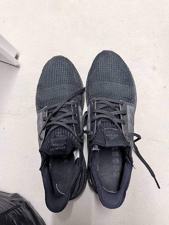 Scarpe da uomo: Adidas Ultraboost 19 Gr. 45 – Usato da Langenthal venduto da AliceAmmann