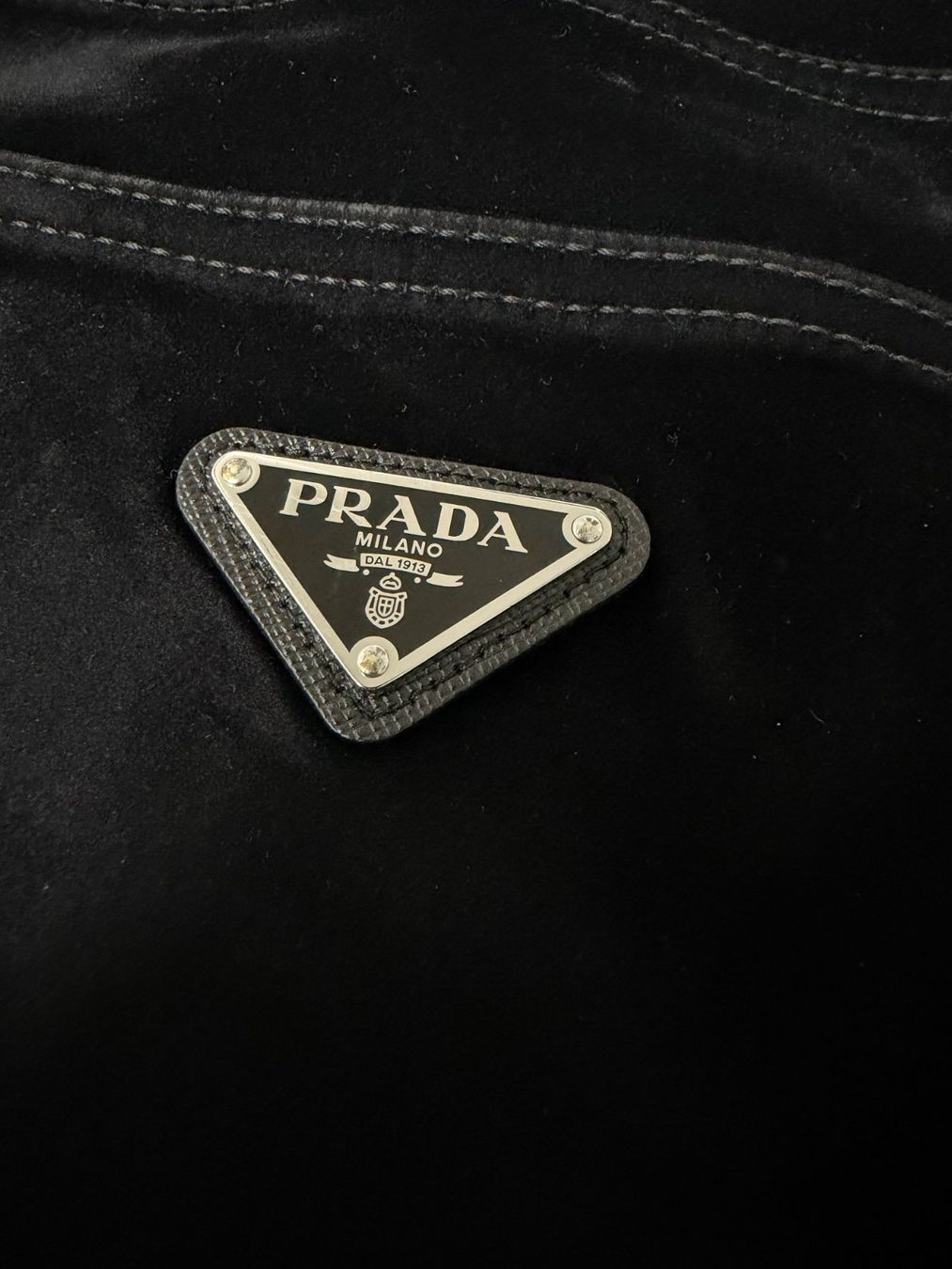 Prada Hosen: Prada Five Pockets Triangle Velvet Pants – Gebraucht aus Biel/Bienne von sami0788480082 3