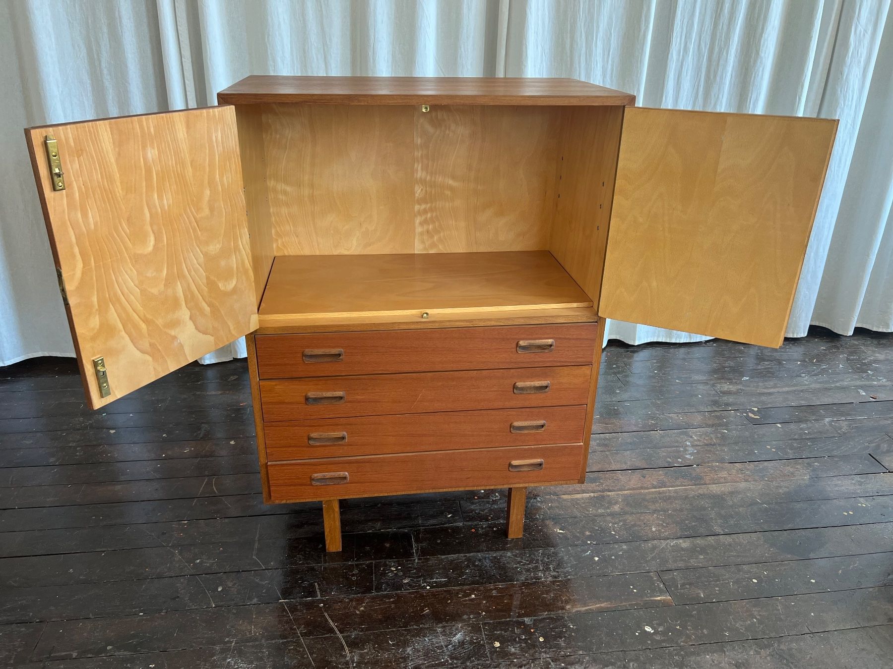 Kommoden: RÄUMUNGS-VERKAUF: Danish Teak Highboard – Gebraucht aus Kilchberg ZH von Bombo 3
