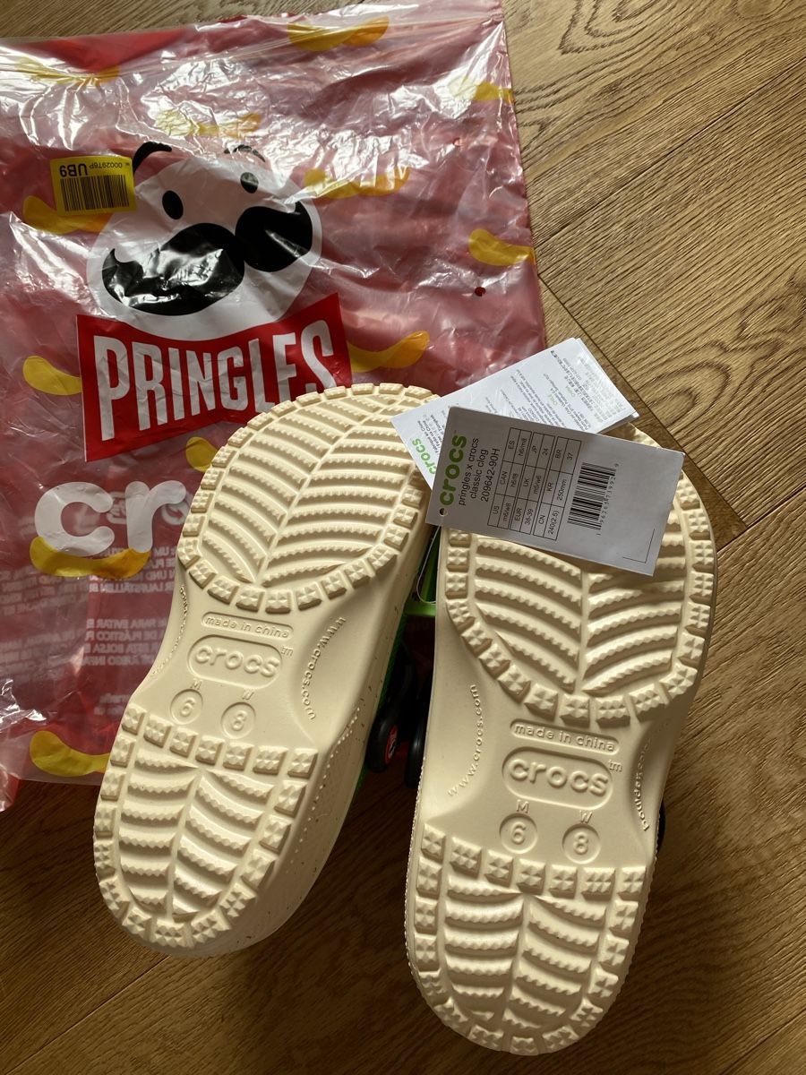 Crocs Scarpe da uomo: Pringles x Crocs Classic Clog Multi-Rayures Unisex 38/39 – Nuovo e nell'imballaggio originale da Celerina venduto da kika96f 3