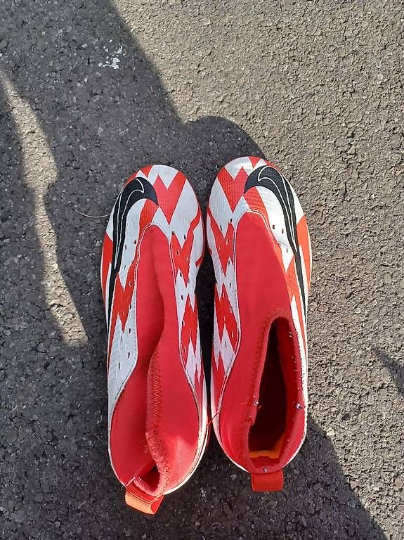 Herrenschuhe: Fussballschuhe – Gebraucht aus Emmenbrücke von Ddagi 2