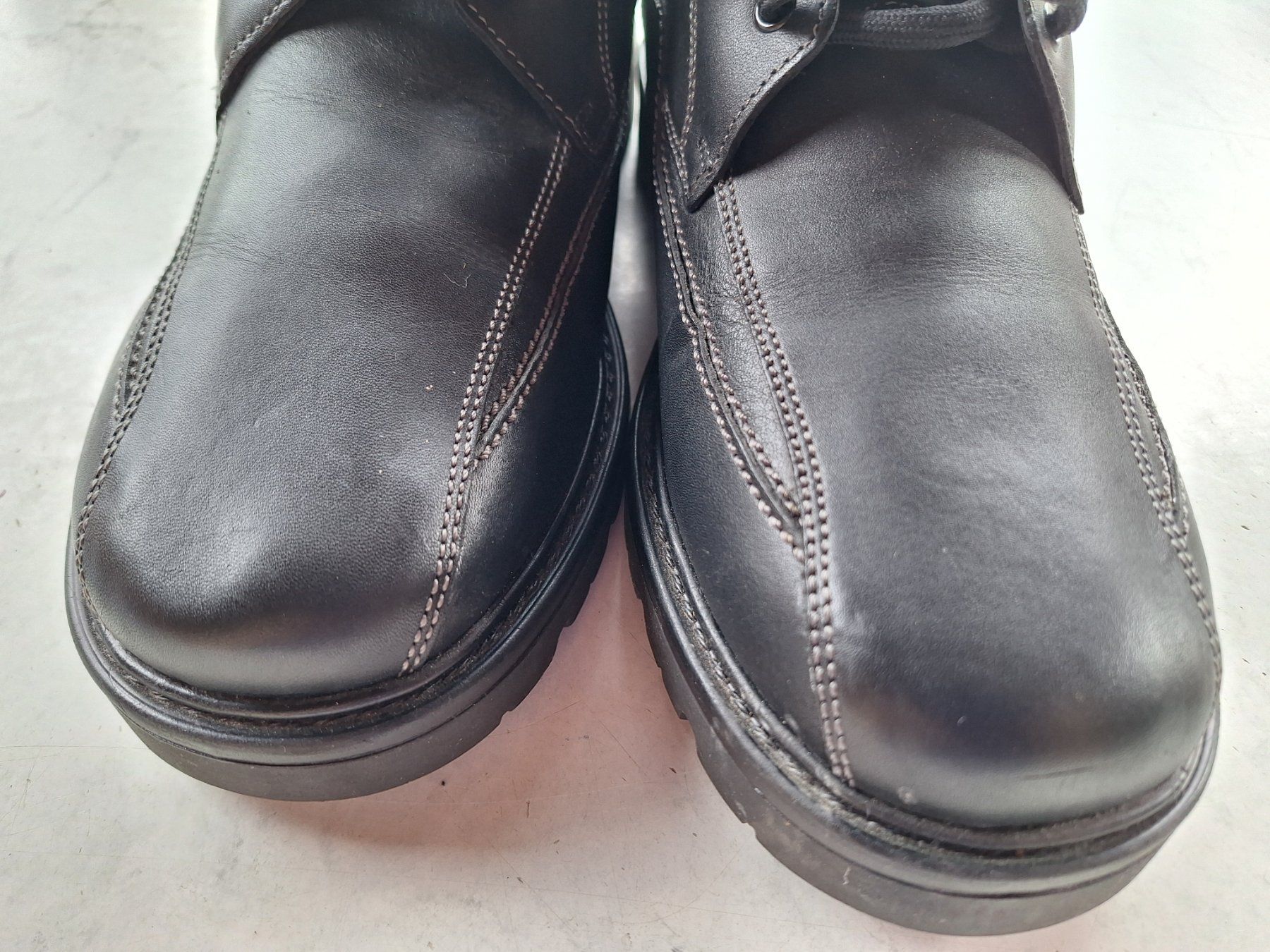 Herrenschuhe: FRETZ MEN SCHUHE - SCHWARZ - LEDER - GR 9/ 44 – Neu (gemäss Beschreibung) aus Huttwil von Kunterbuntli 1