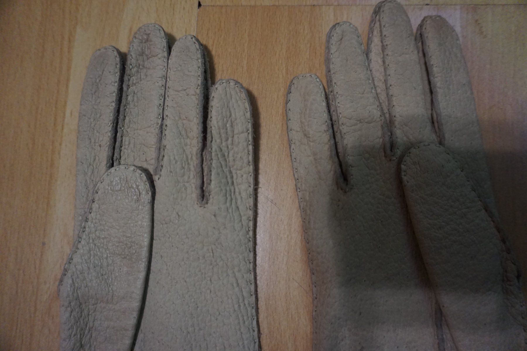 Handschuhe & Handstulpen: Damen Handschuhe, Leder beige – Gebraucht aus Zürich von einalemjena 1