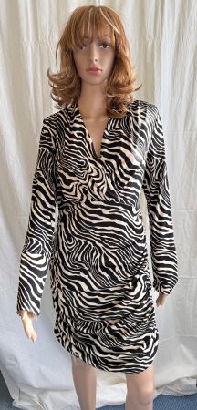 neuwertiges Kleid Ronny Kobo Gr. XL