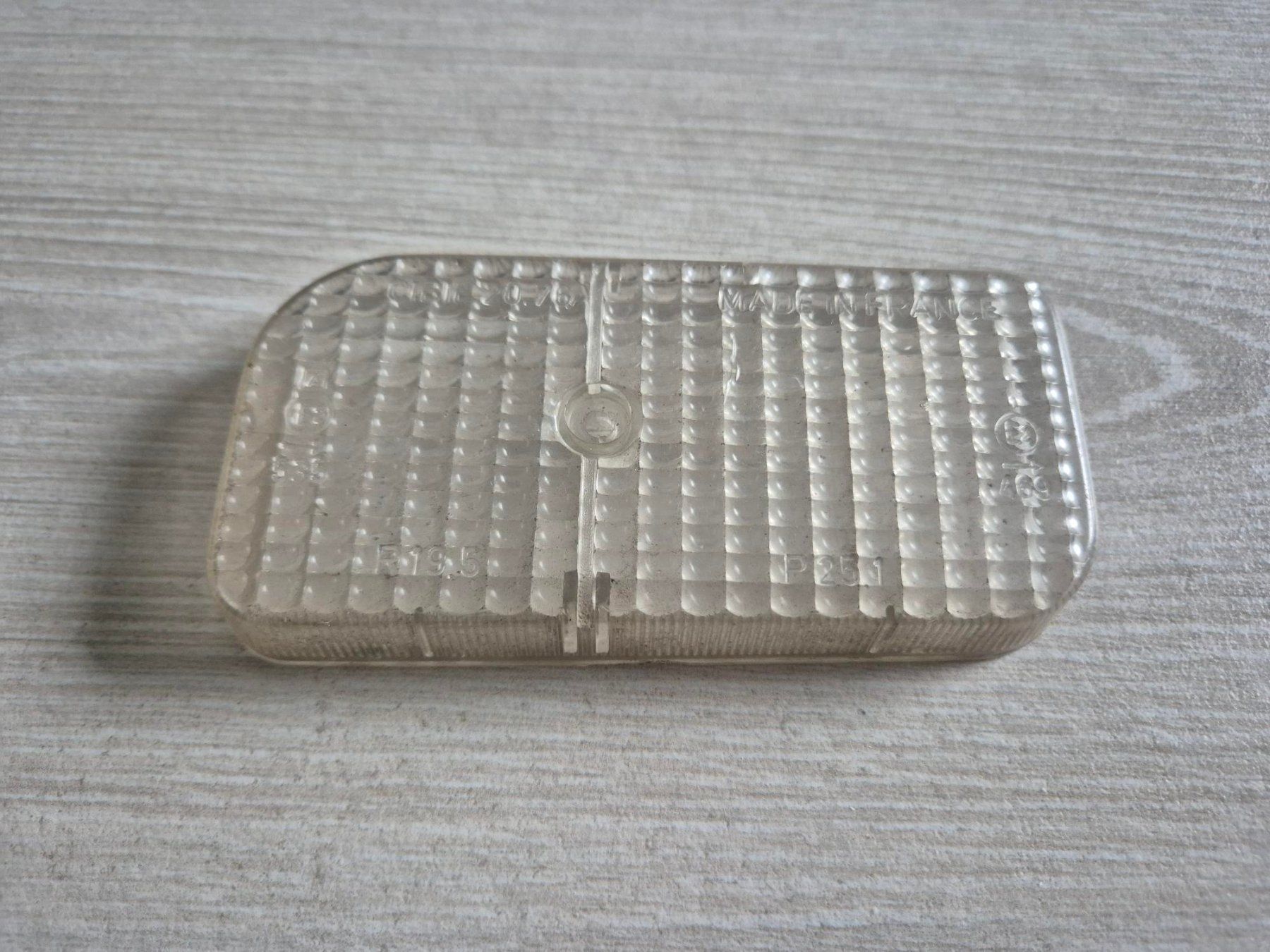 Tutti pezzi di ricambio auto: Cabochon clignotant renault 4 - 4L – Usato da Meyrin venduto da gar_qn7x
