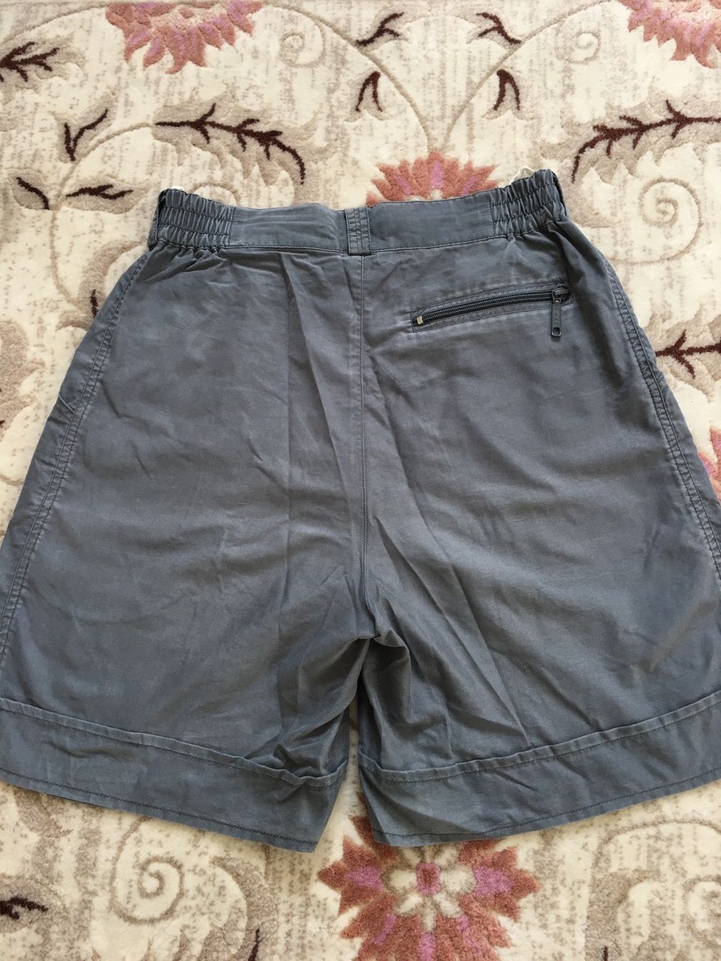 Pantaloni: Shorts Sommer leichte Hose Gr M – Usato da Grenchen venduto da Tirana 3