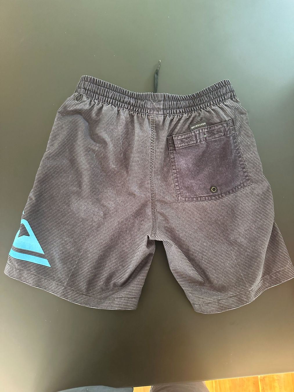 Pantaloni: Badehose Quiksilver Grösse 134 Knaben – Usato da Sursee venduto da Romana6 1