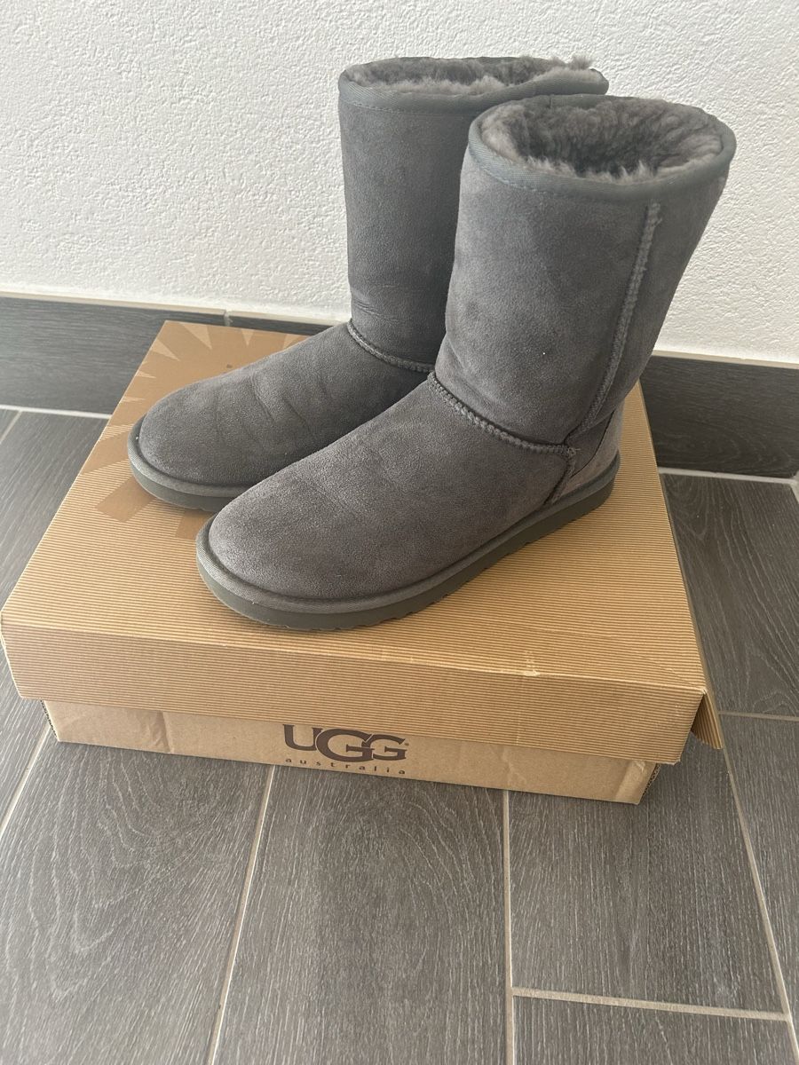 Ugg Scarpe da donna: UGG classic numero 40 – Usato da Locarno venduto da Matic04