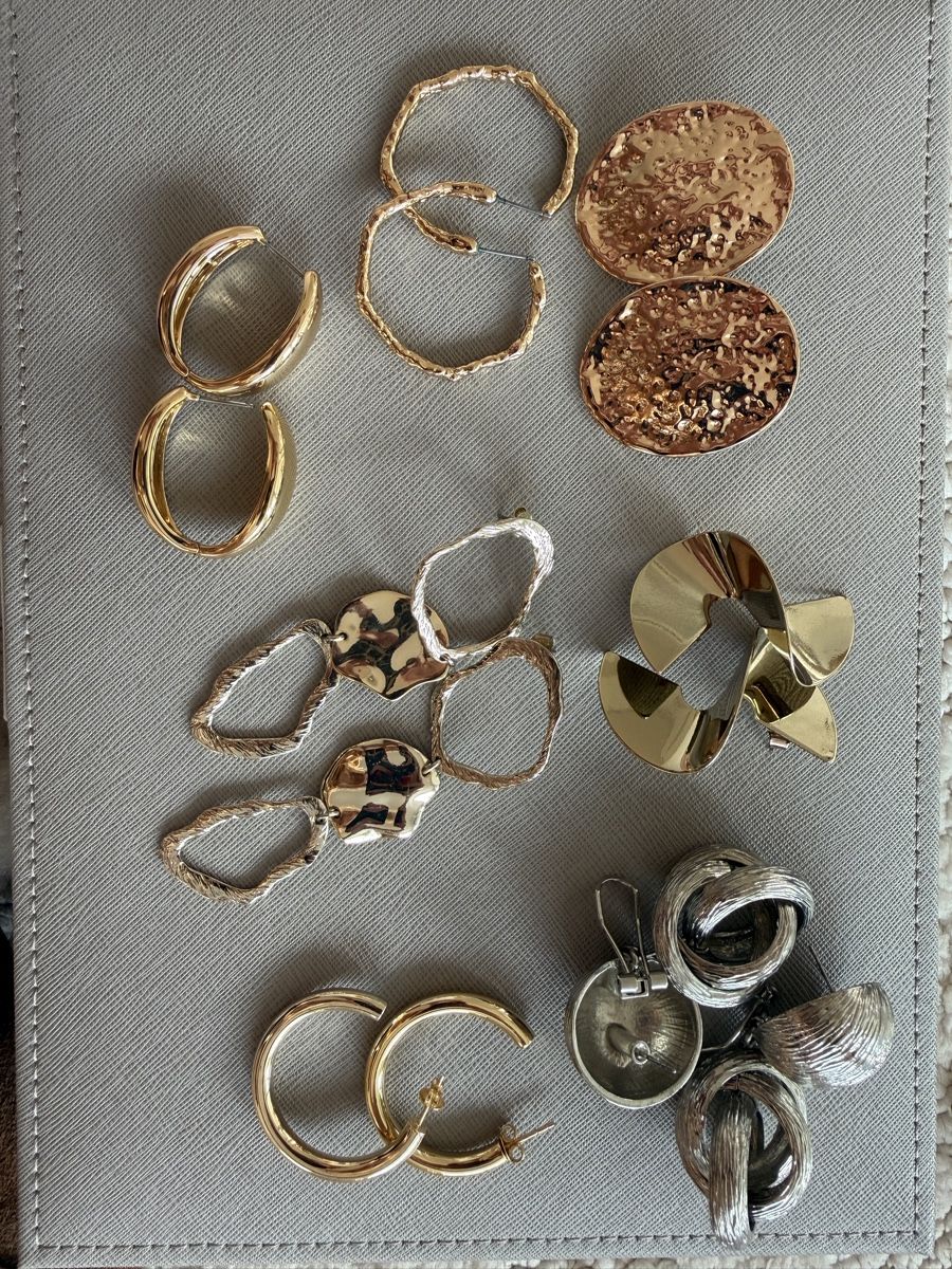 Orecchini pendenti & Orecchini a lobo: Chunky Statement Earrings Bundle - Gold and Silver Tones – Usato da Luzern venduto da prelovedfashion_99
