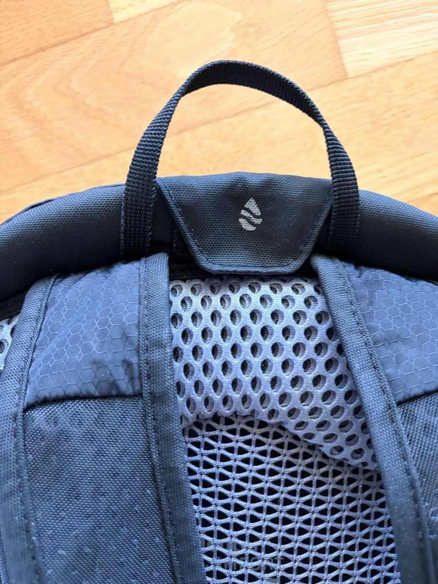 Deuter Rucksäcke: Deuter Race EXP AIR 14+3 Rucksack dunkelblau gebraucht – Gebraucht aus Weinfelden von Alexandra_1006 1