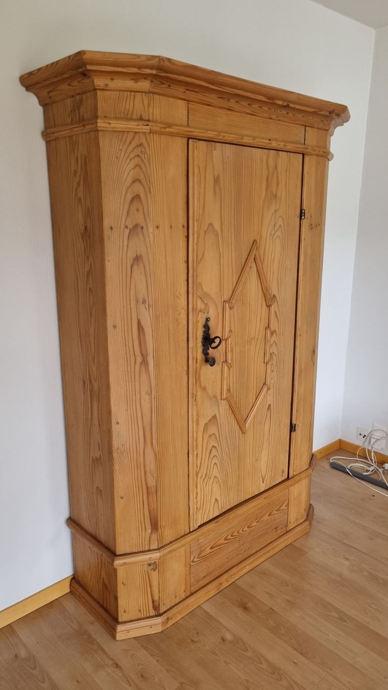 Armadi: Barockschrank Thurgau 1760 – Usato da Lyss venduto da bbay 1